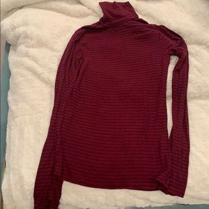 GAP XS red black striped long sleeve turtle neck